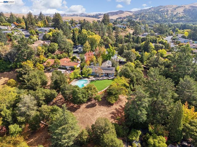 68 LAMBETH SQ, Moraga, CA 94556