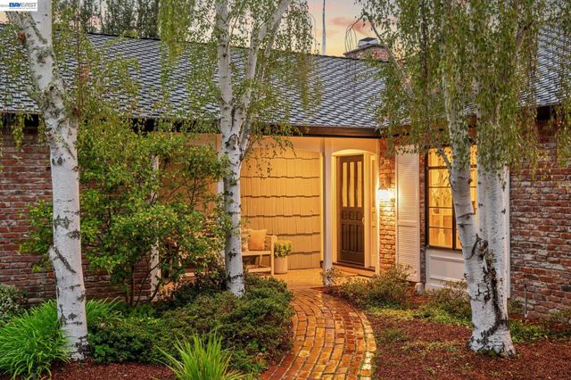 68 LAMBETH SQ, Moraga, CA 94556