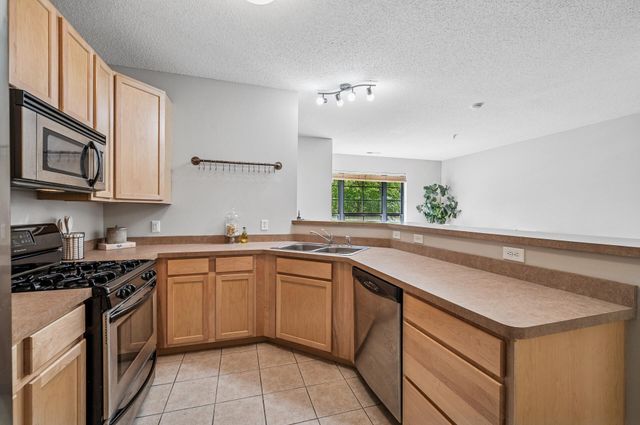 820 Emerald Street 110, Saint Paul, MN 55114