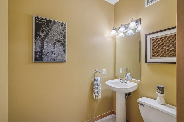 820 Emerald Street 110, Saint Paul, MN 55114