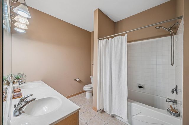 820 Emerald Street 110, Saint Paul, MN 55114