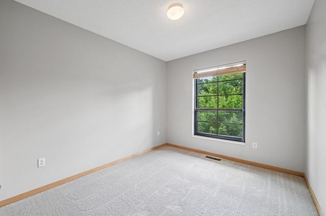 820 Emerald Street 110, Saint Paul, MN 55114