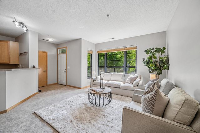 820 Emerald Street 110, Saint Paul, MN 55114