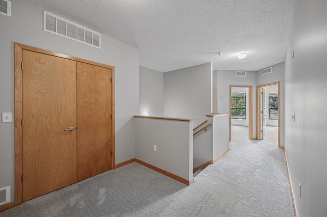 820 Emerald Street 110, Saint Paul, MN 55114