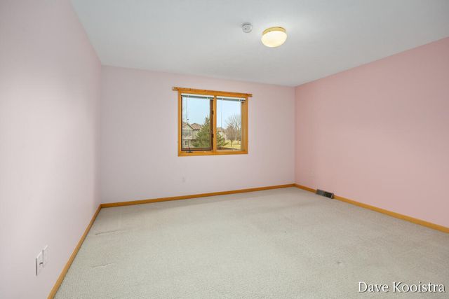 1005 Amber Ridge Drive SW, Byron Center, MI 49315