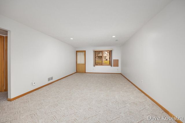 1005 Amber Ridge Drive SW, Byron Center, MI 49315