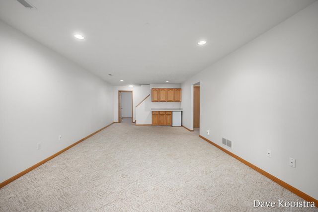 1005 Amber Ridge Drive SW, Byron Center, MI 49315