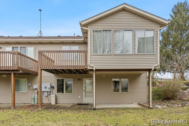 1005 Amber Ridge Drive SW, Byron Center, MI 49315
