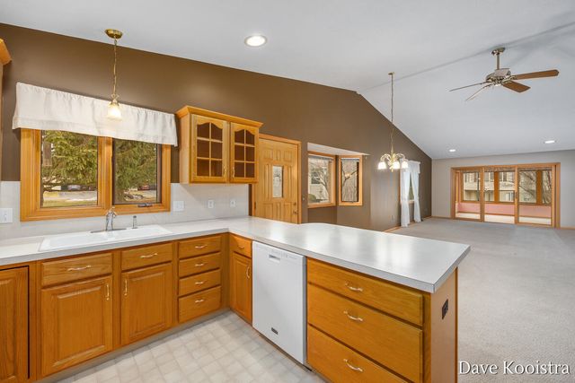 1005 Amber Ridge Drive SW, Byron Center, MI 49315