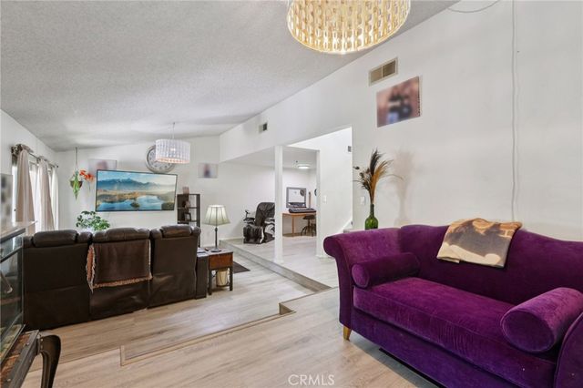 10161 Larwin Avenue 3, Chatsworth, CA 91311