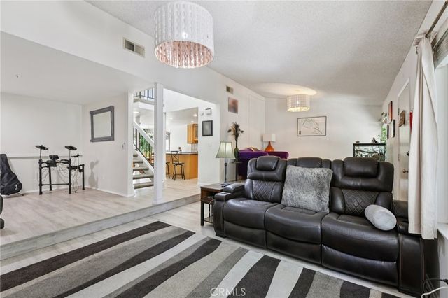 10161 Larwin Avenue 3, Chatsworth, CA 91311