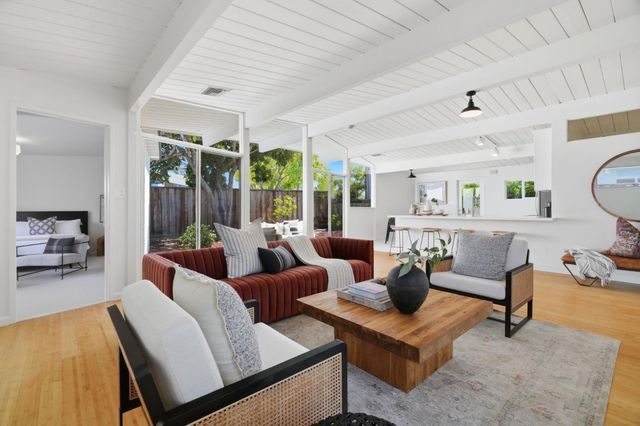 3609 South Court, Palo Alto, CA 94306