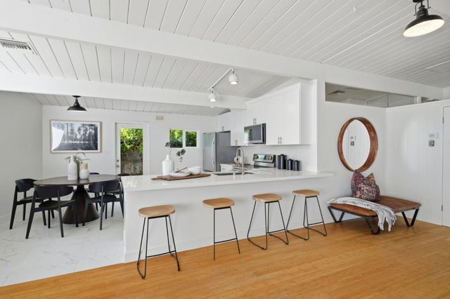 3609 South Court, Palo Alto, CA 94306