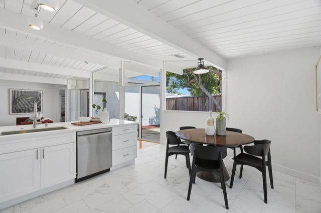 3609 South Court, Palo Alto, CA 94306