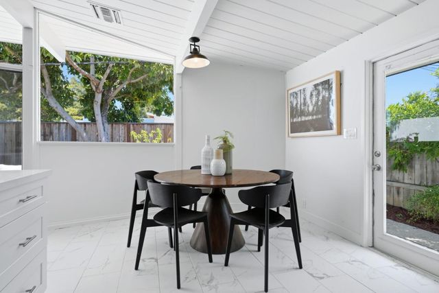 3609 South Court, Palo Alto, CA 94306