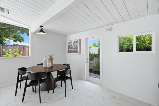 3609 South Court, Palo Alto, CA 94306