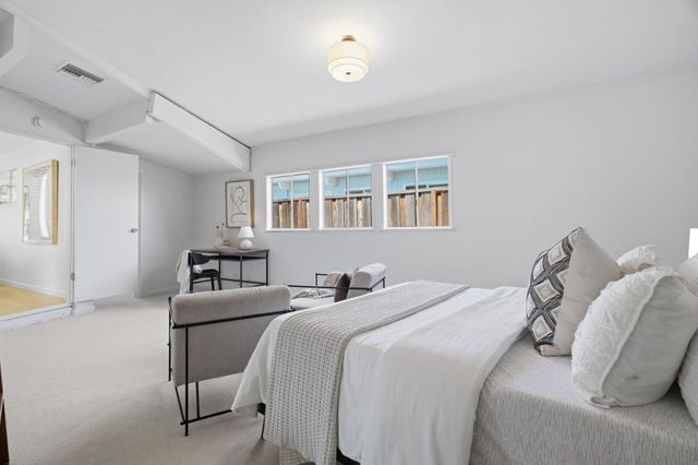 3609 South Court, Palo Alto, CA 94306