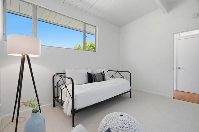 3609 South Court, Palo Alto, CA 94306