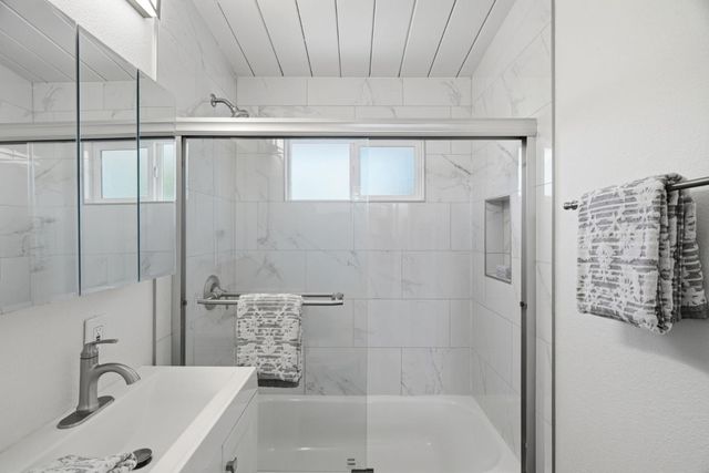 3609 South Court, Palo Alto, CA 94306