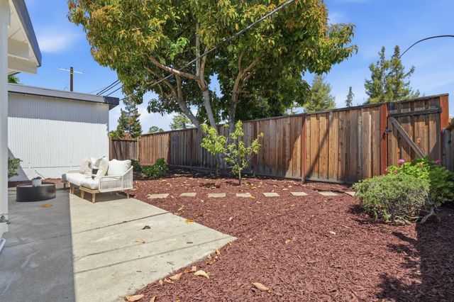 3609 South Court, Palo Alto, CA 94306