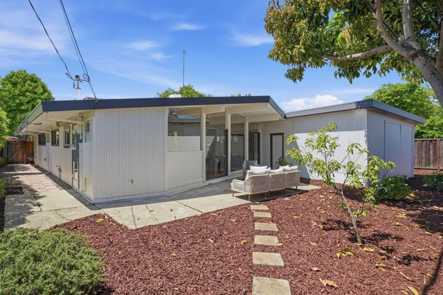 3609 South Court, Palo Alto, CA 94306