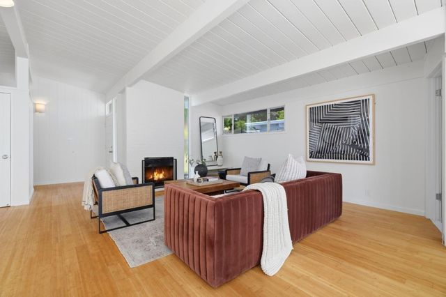 3609 South Court, Palo Alto, CA 94306