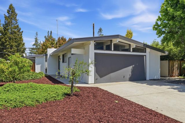 3609 South Court, Palo Alto, CA 94306