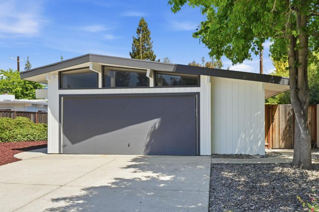 3609 South Court, Palo Alto, CA 94306