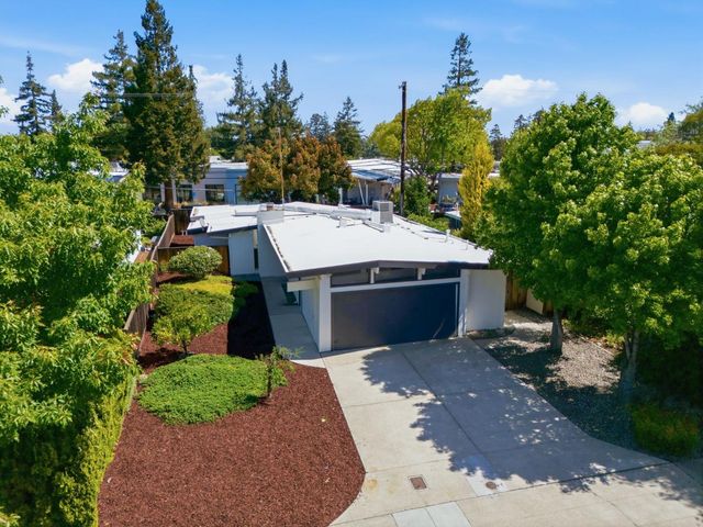 3609 South Court, Palo Alto, CA 94306