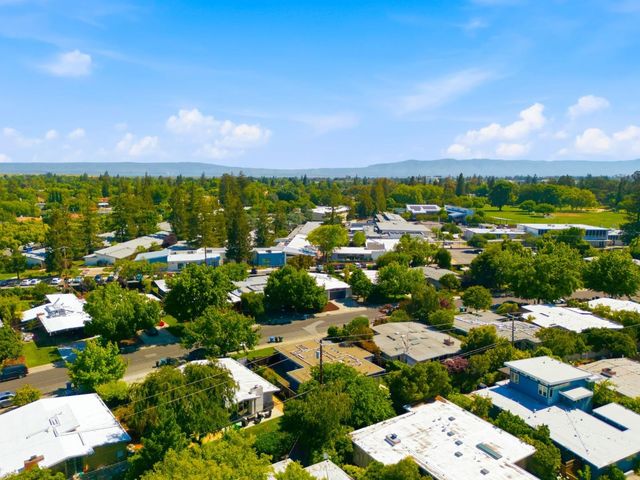 3609 South Court, Palo Alto, CA 94306