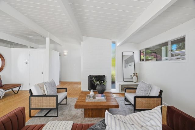 3609 South Court, Palo Alto, CA 94306