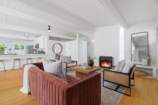 3609 South Court, Palo Alto, CA 94306
