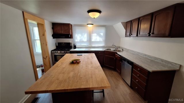 5667 Buckley Hall Rd, Cobbs Creek, VA 23056