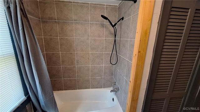 5667 Buckley Hall Rd, Cobbs Creek, VA 23056