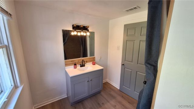5667 Buckley Hall Rd, Cobbs Creek, VA 23056