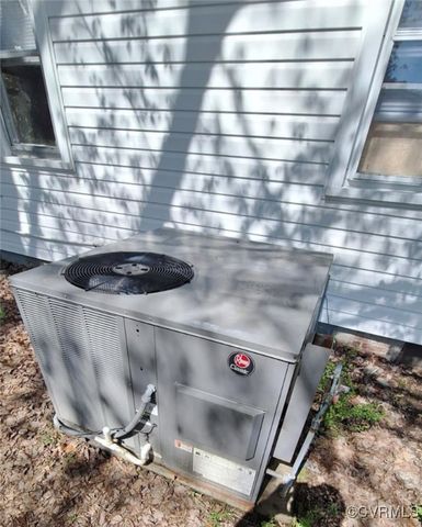5667 Buckley Hall Rd, Cobbs Creek, VA 23056