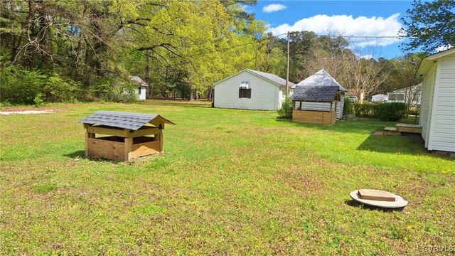 5667 Buckley Hall Rd, Cobbs Creek, VA 23056
