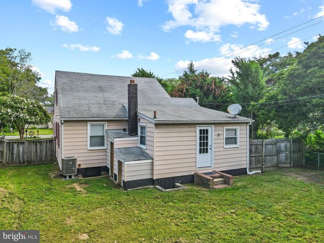 301 LAKEVIEW AVE, Edgewater, MD 21037