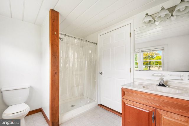 301 LAKEVIEW AVE, Edgewater, MD 21037