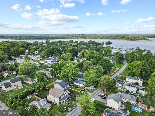 301 LAKEVIEW AVE, Edgewater, MD 21037