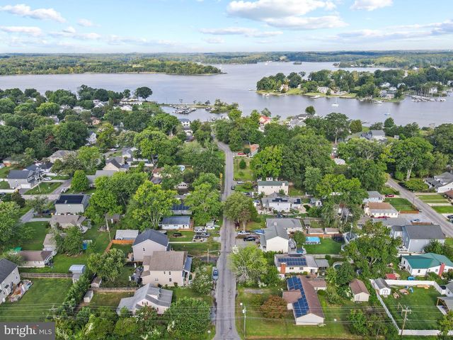 301 LAKEVIEW AVE, Edgewater, MD 21037