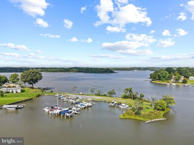 301 LAKEVIEW AVE, Edgewater, MD 21037