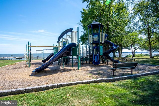 301 LAKEVIEW AVE, Edgewater, MD 21037
