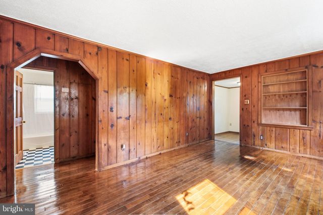 301 LAKEVIEW AVE, Edgewater, MD 21037