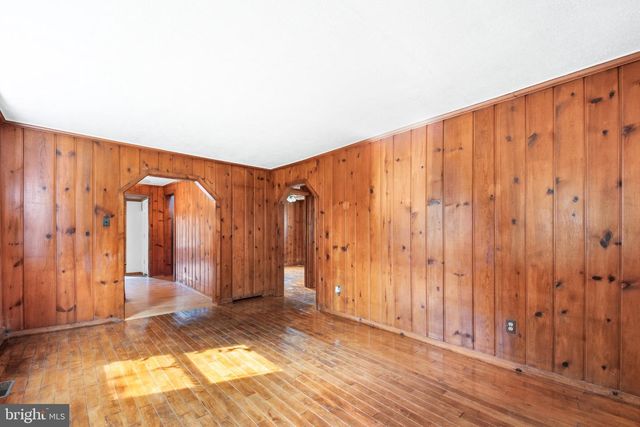 301 LAKEVIEW AVE, Edgewater, MD 21037