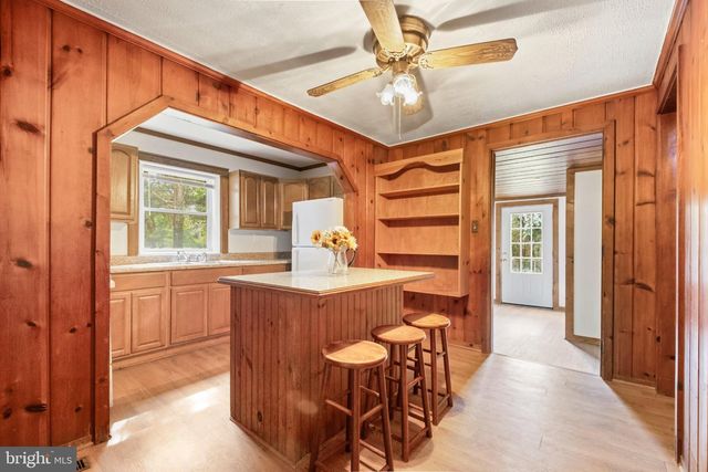 301 LAKEVIEW AVE, Edgewater, MD 21037