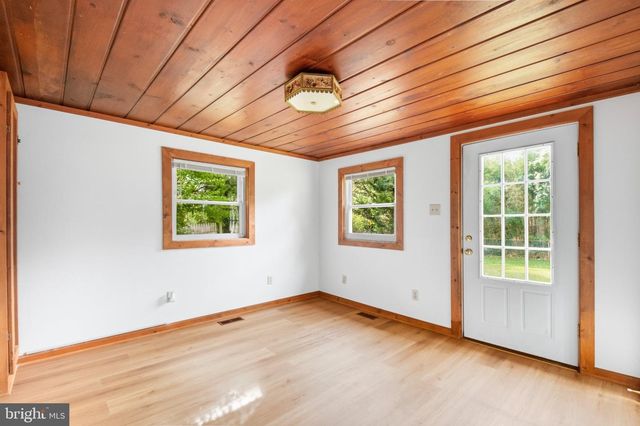 301 LAKEVIEW AVE, Edgewater, MD 21037
