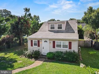301 LAKEVIEW AVE, Edgewater, MD 21037