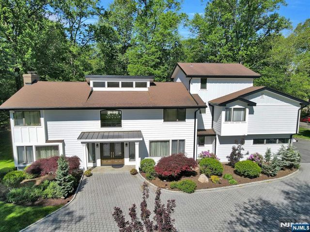 24 Partridge Run, Montvale, NJ 07645
