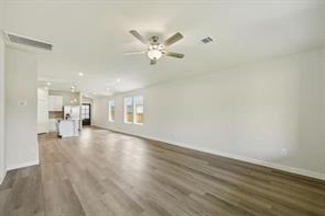 1913 Oregon White Oak Dr, Conroe, TX 77304